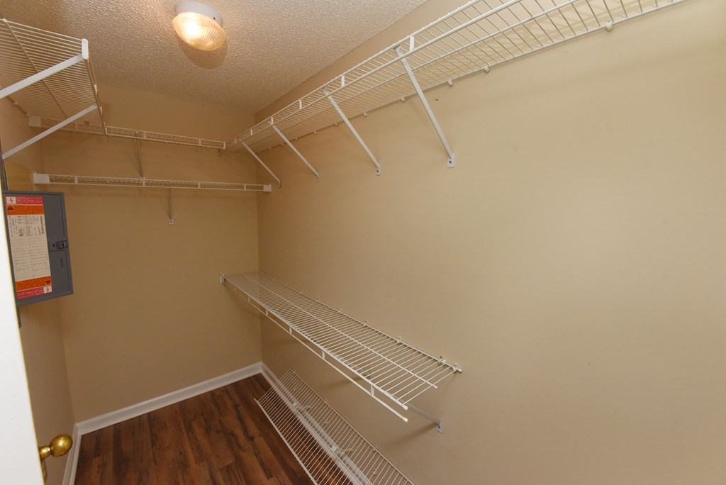 419334 Young Harris Condominium