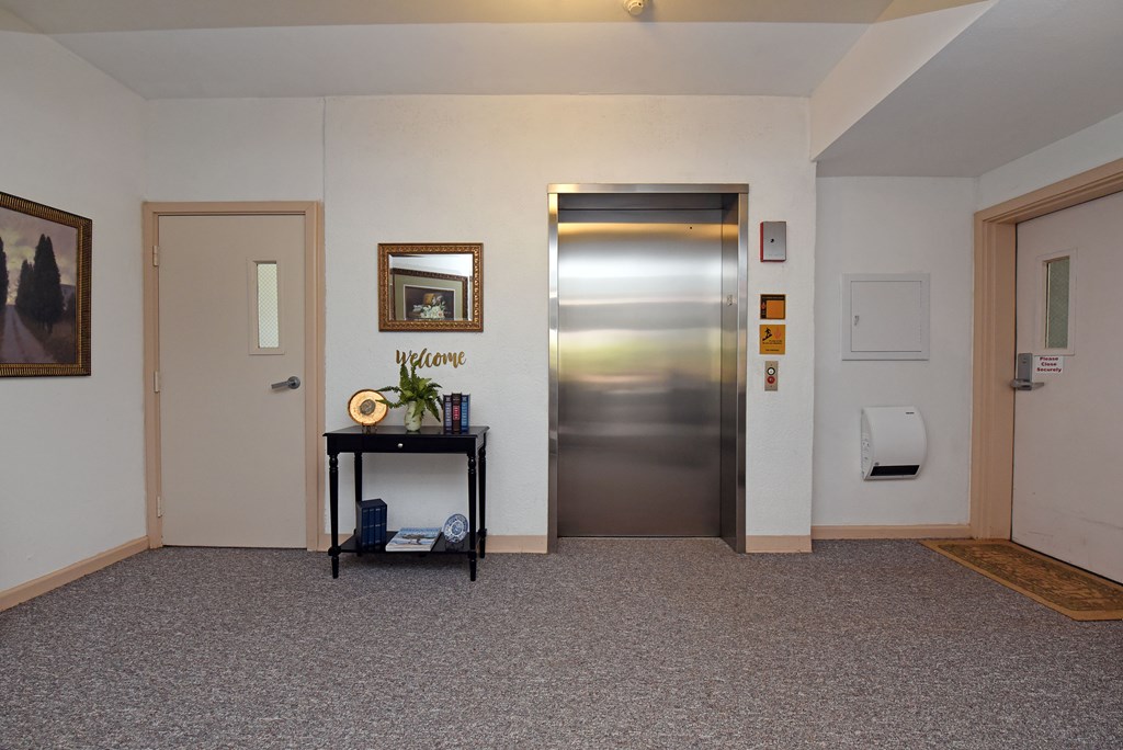 419334 Young Harris Condominium