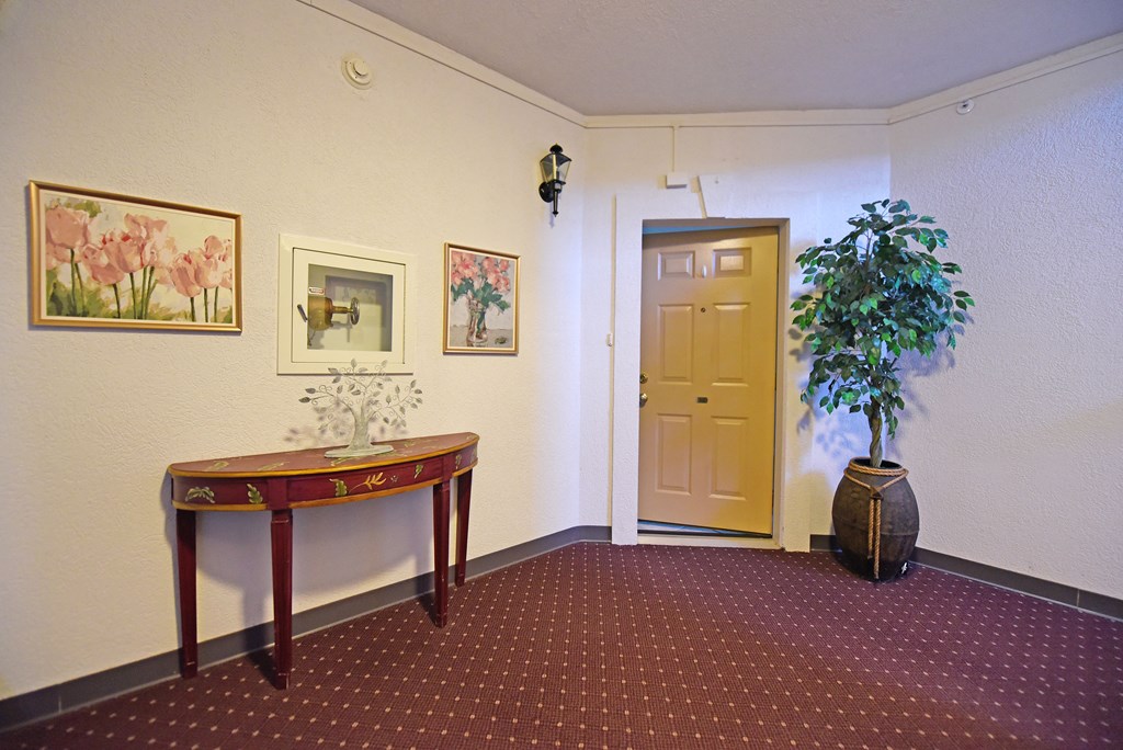 419334 Young Harris Condominium