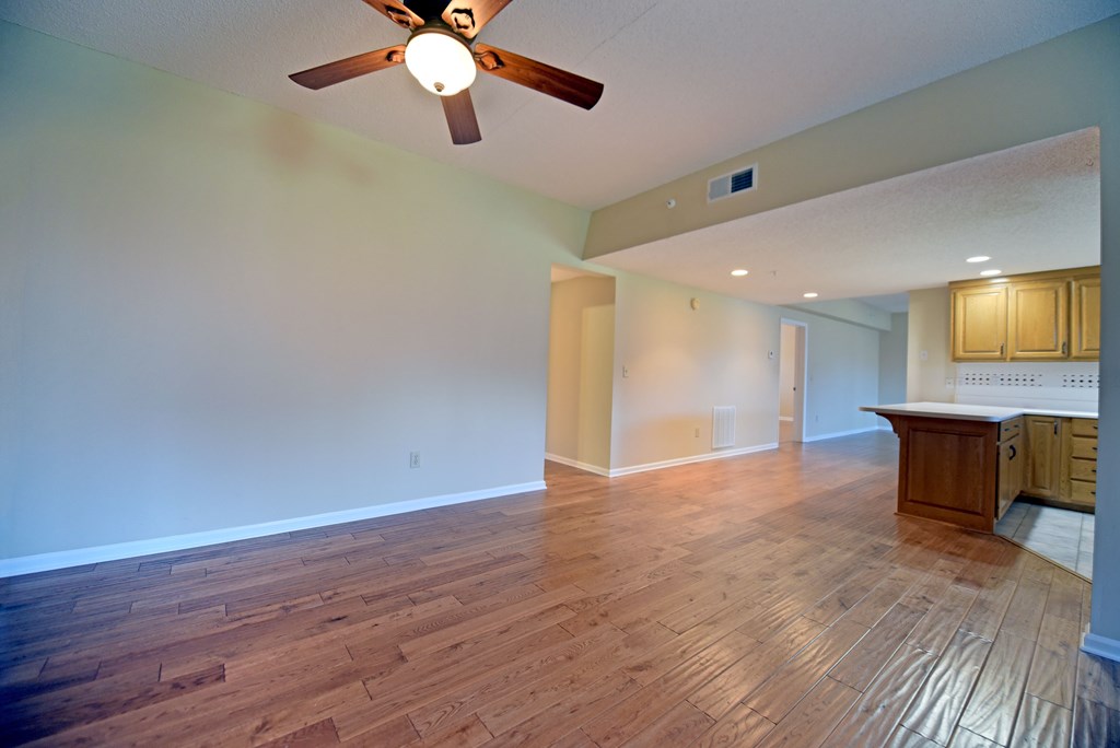 419334 Young Harris Condominium