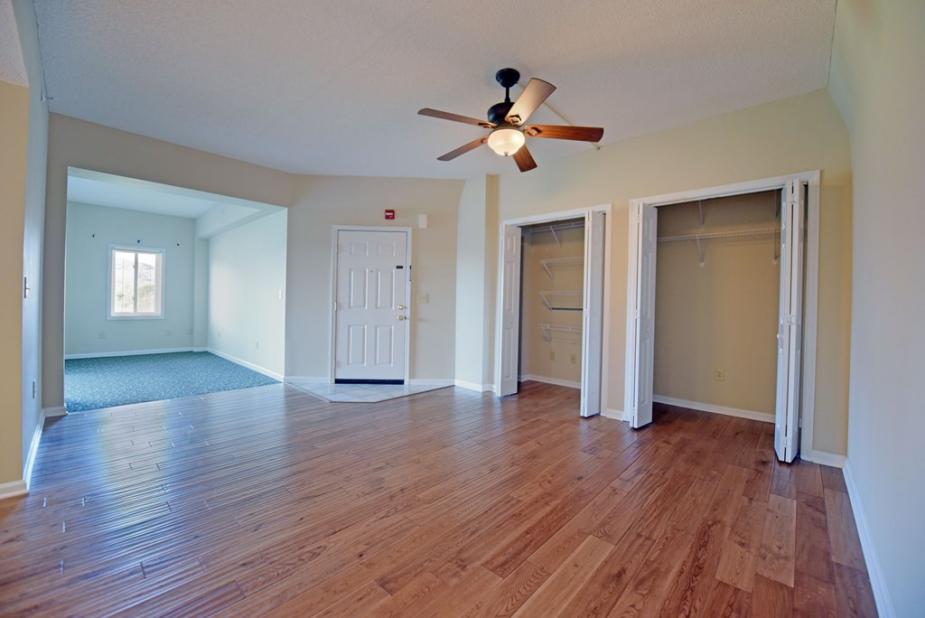 419334 Young Harris Condominium