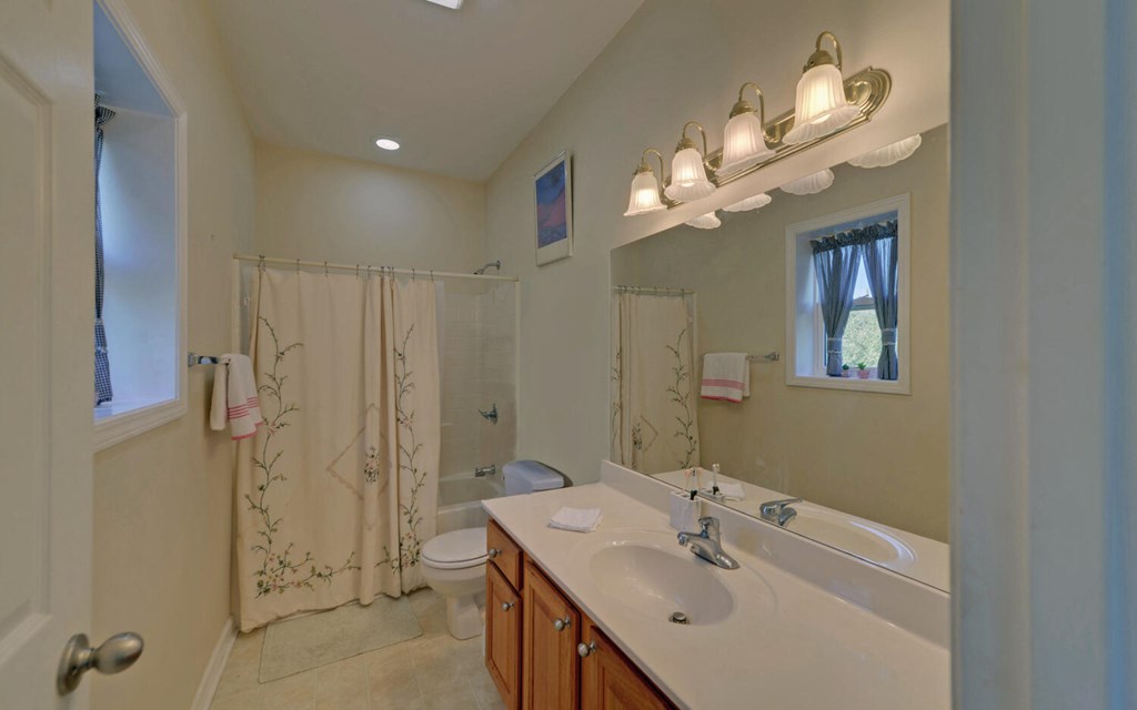 419357 Hiawassee Condominium