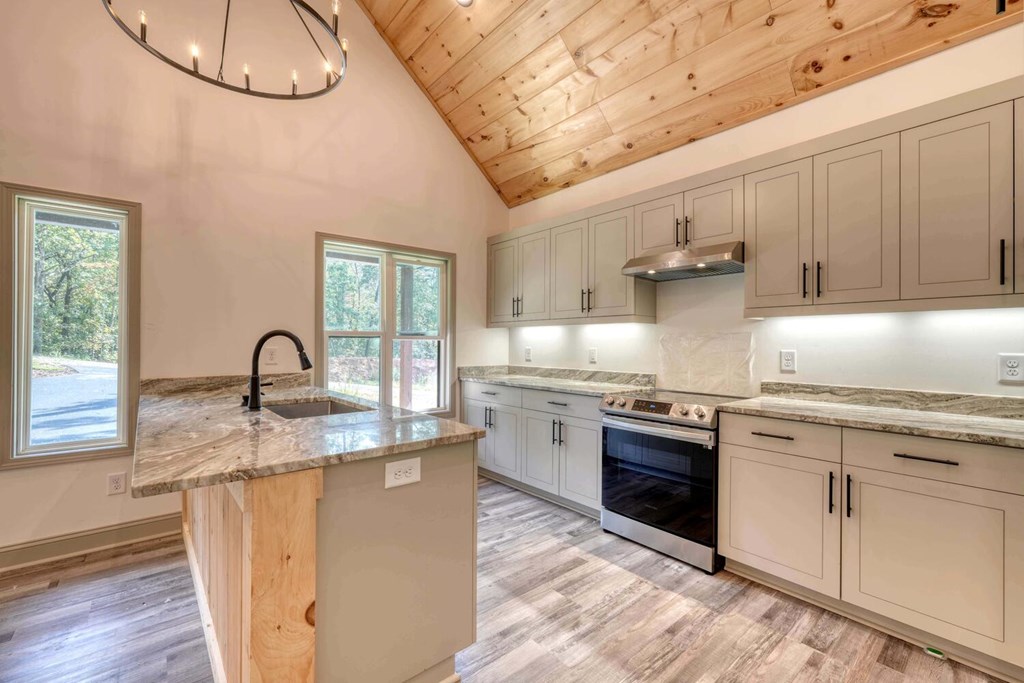 419388 Young Harris Residential