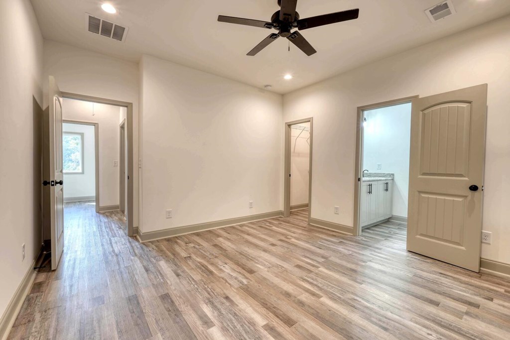 419388 Young Harris Residential