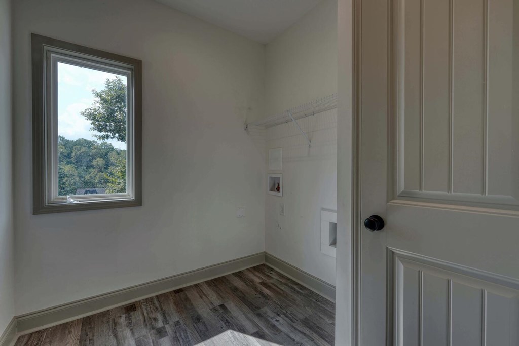 419388 Young Harris Residential