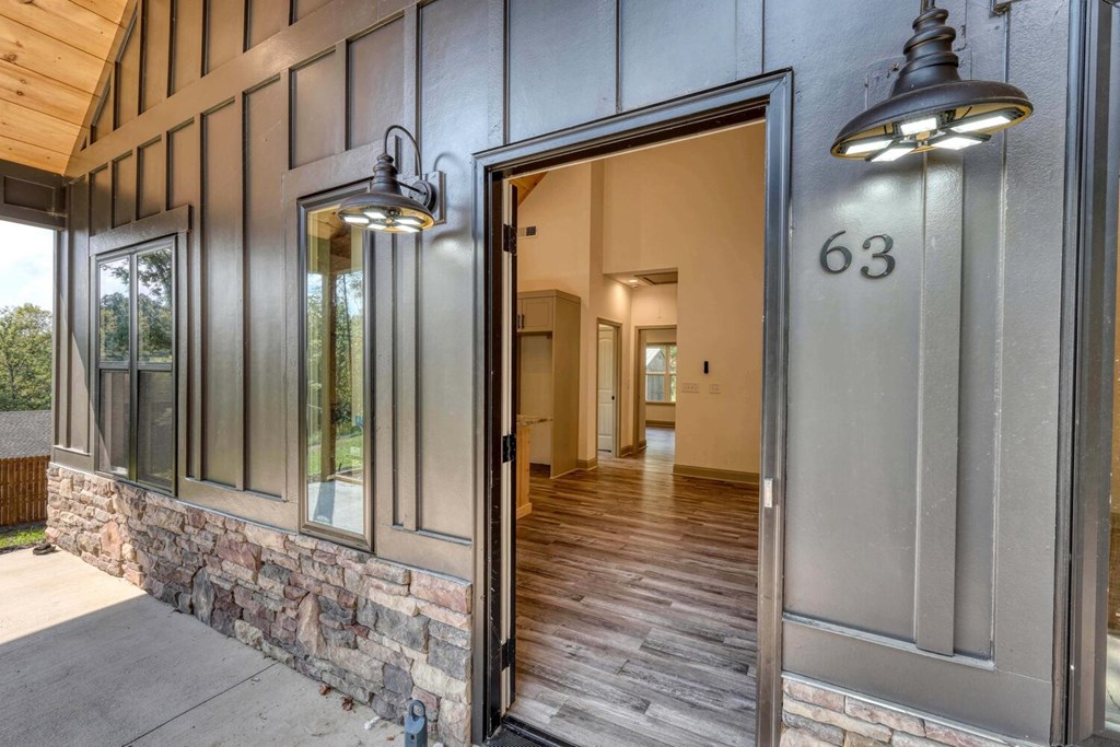 419388 Young Harris Residential