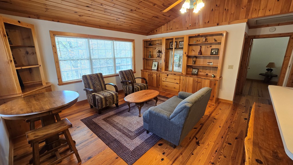 419393 Young Harris Residential