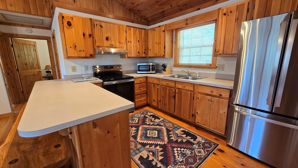 419393 Young Harris Residential