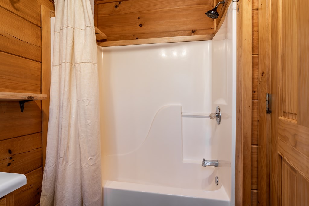 419464 Blue Ridge Residential