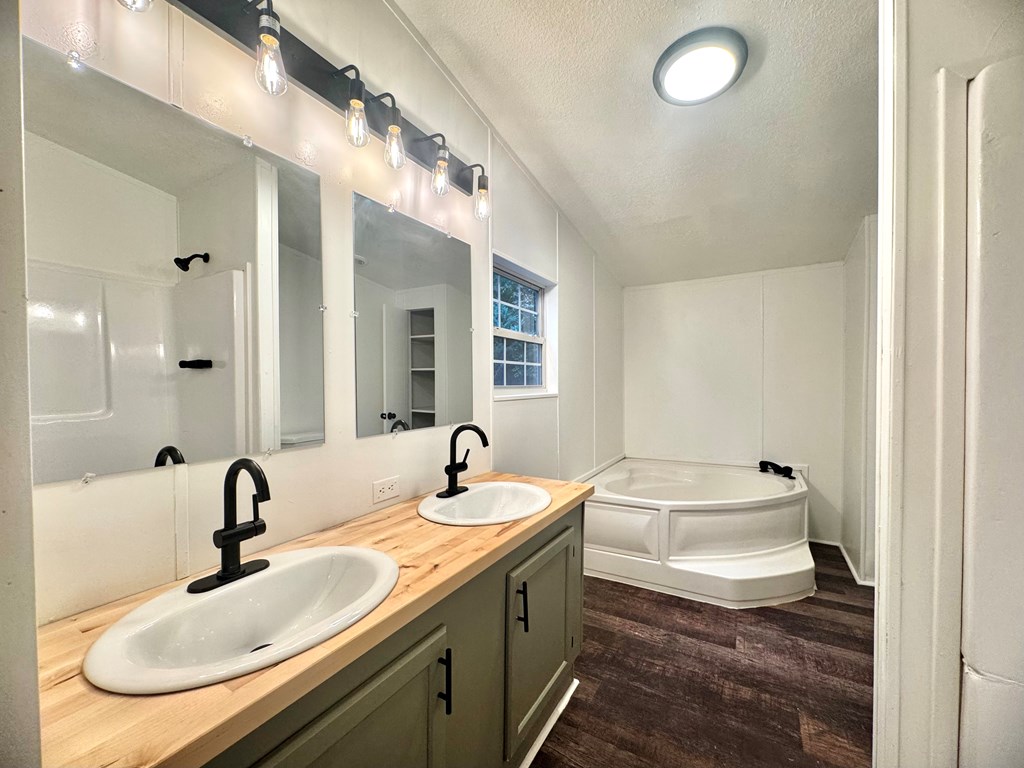 419468 Murphy Residential