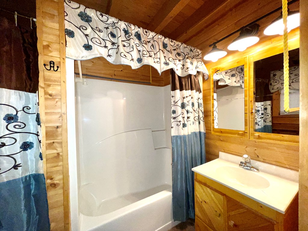 419481 Hayesville Residential