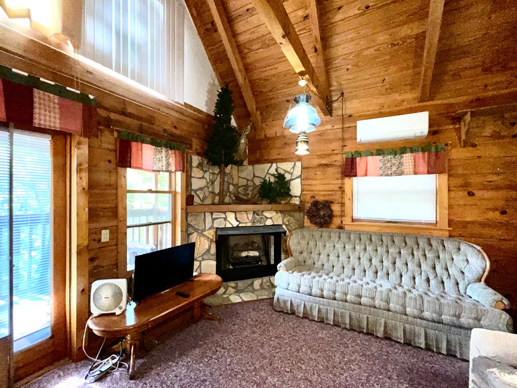 419481 Hayesville Residential