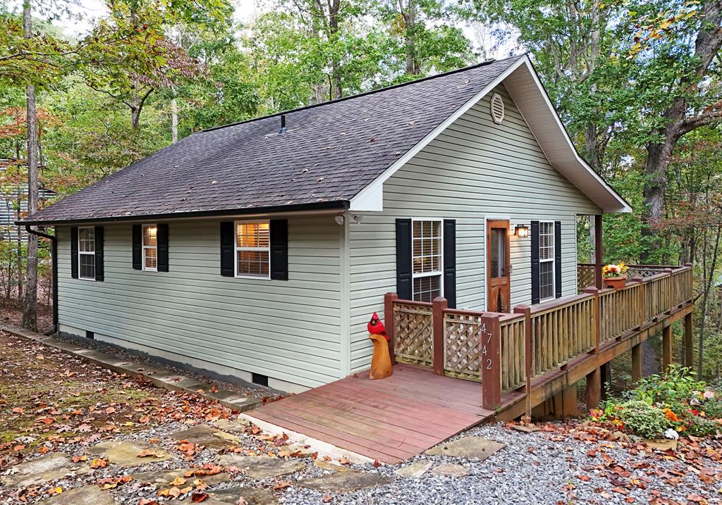 419498 Young Harris Residential