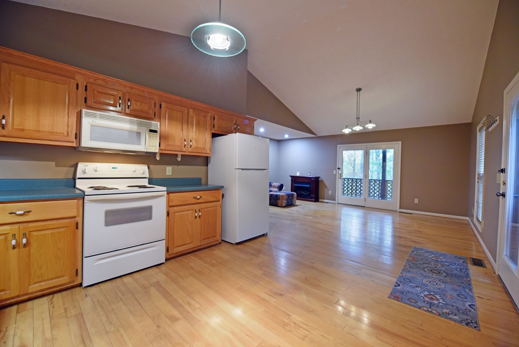 419498 Young Harris Residential