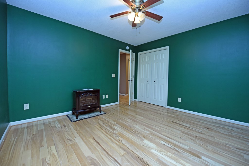 419498 Young Harris Residential