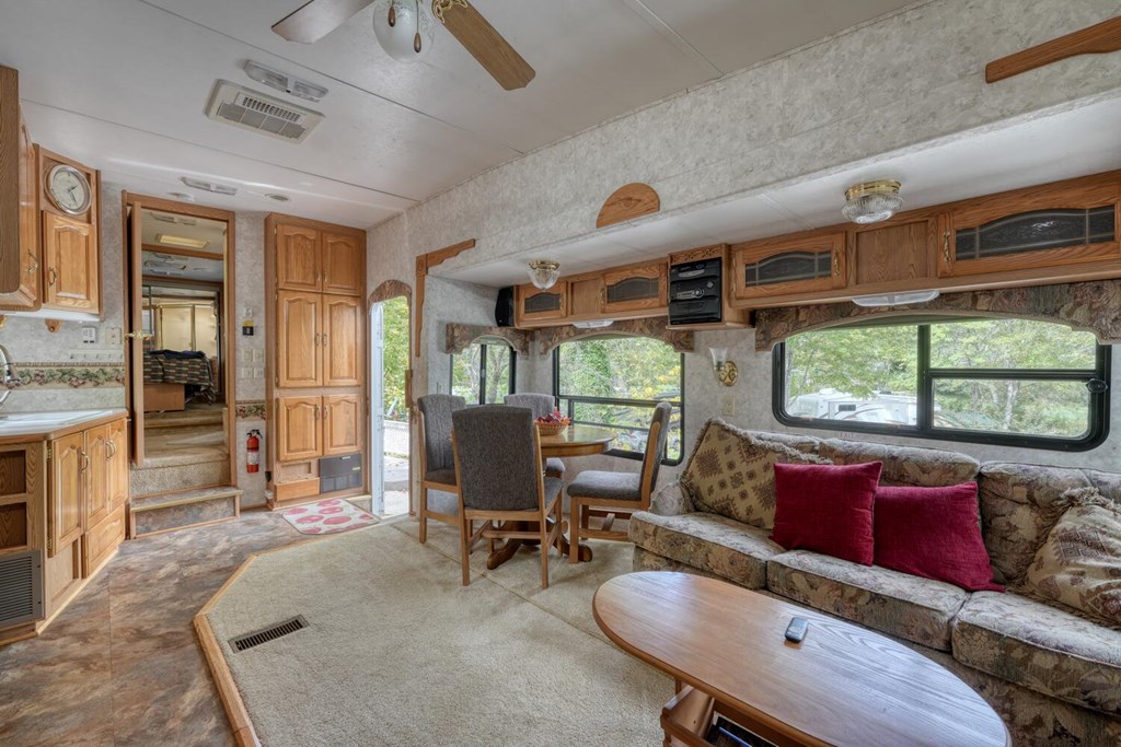 419504 Blairsville Residential