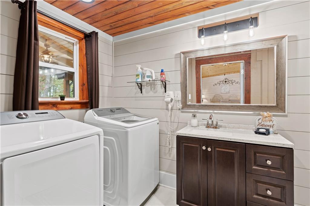 419519 Hiawassee Residential