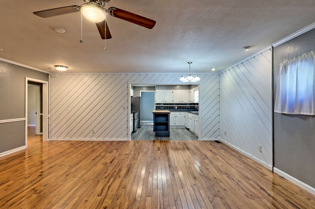 419561 Young Harris Residential