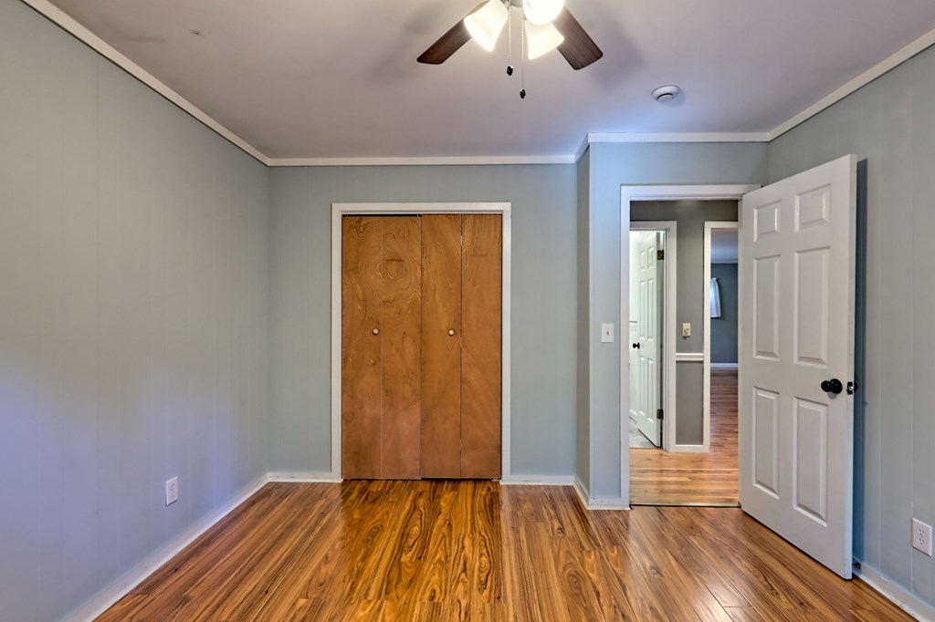419561 Young Harris Residential