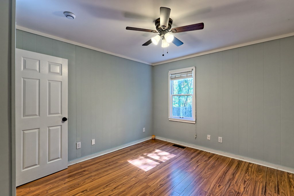 419561 Young Harris Residential