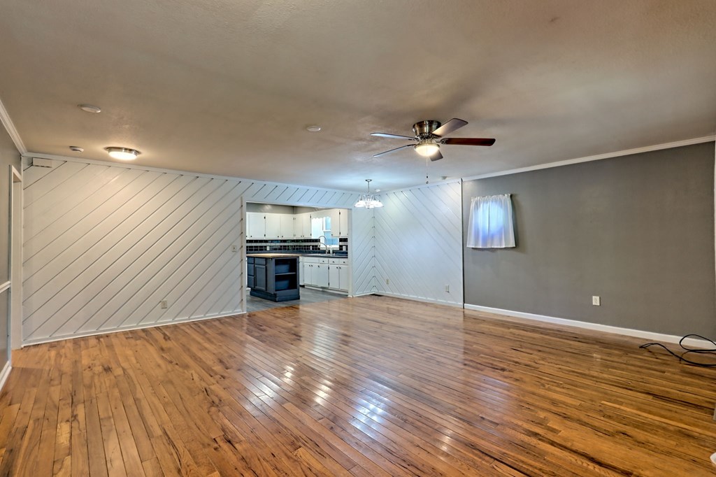419561 Young Harris Residential