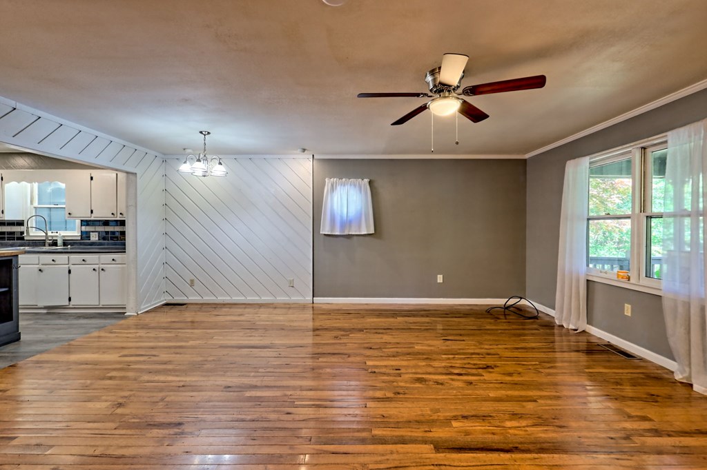 419561 Young Harris Residential