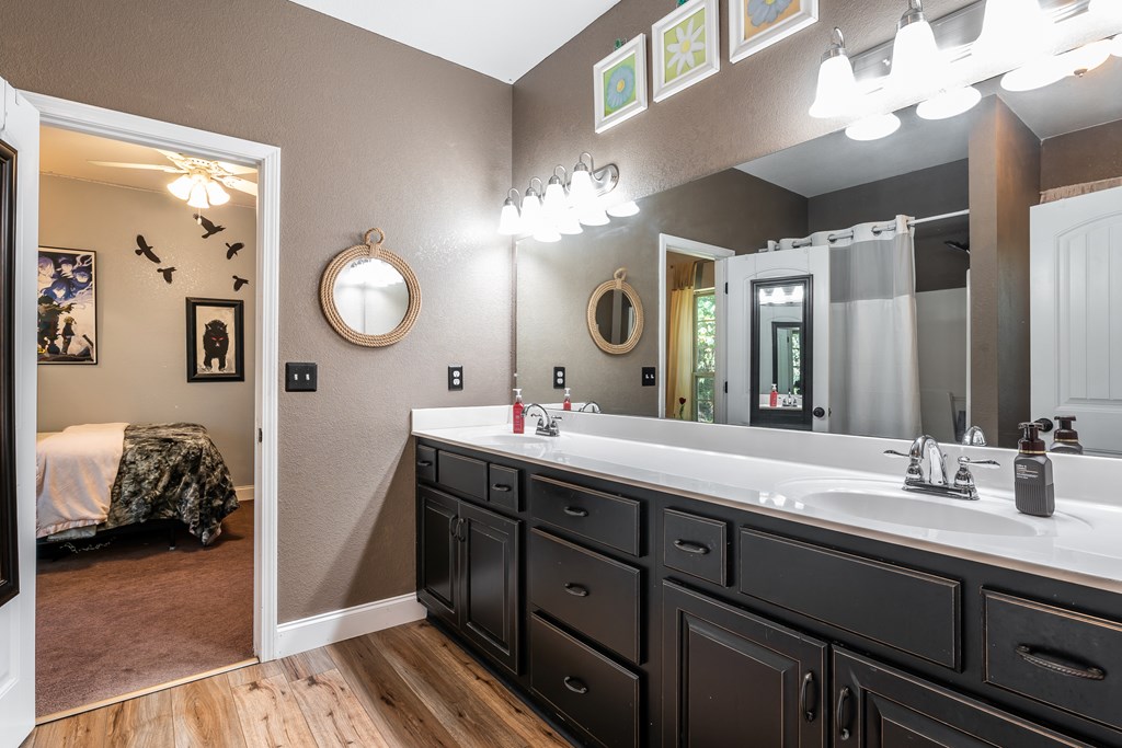 419569 Murphy Residential