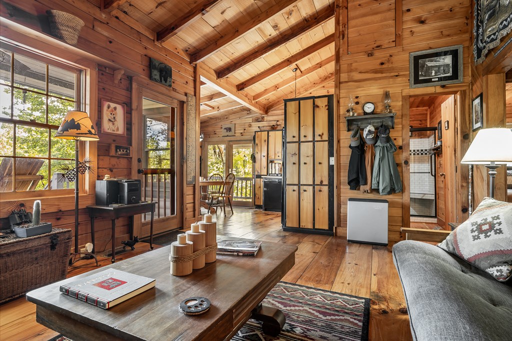 419571 Cherry Log Residential