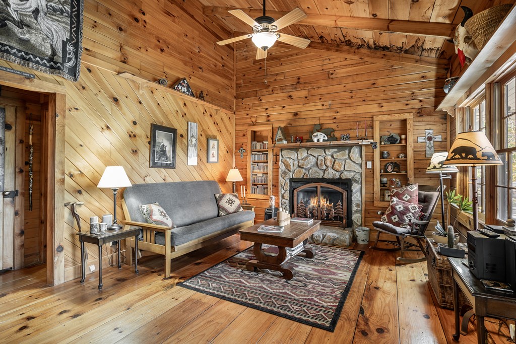 419571 Cherry Log Residential