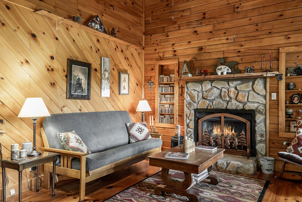 419571 Cherry Log Residential