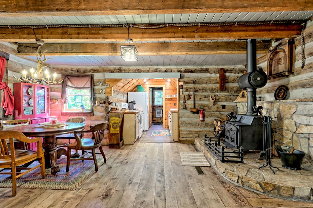 419588 Hayesville Residential