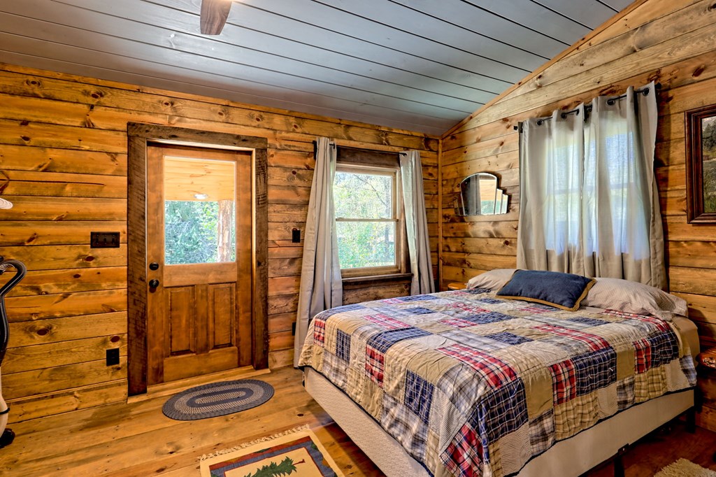 419588 Hayesville Residential
