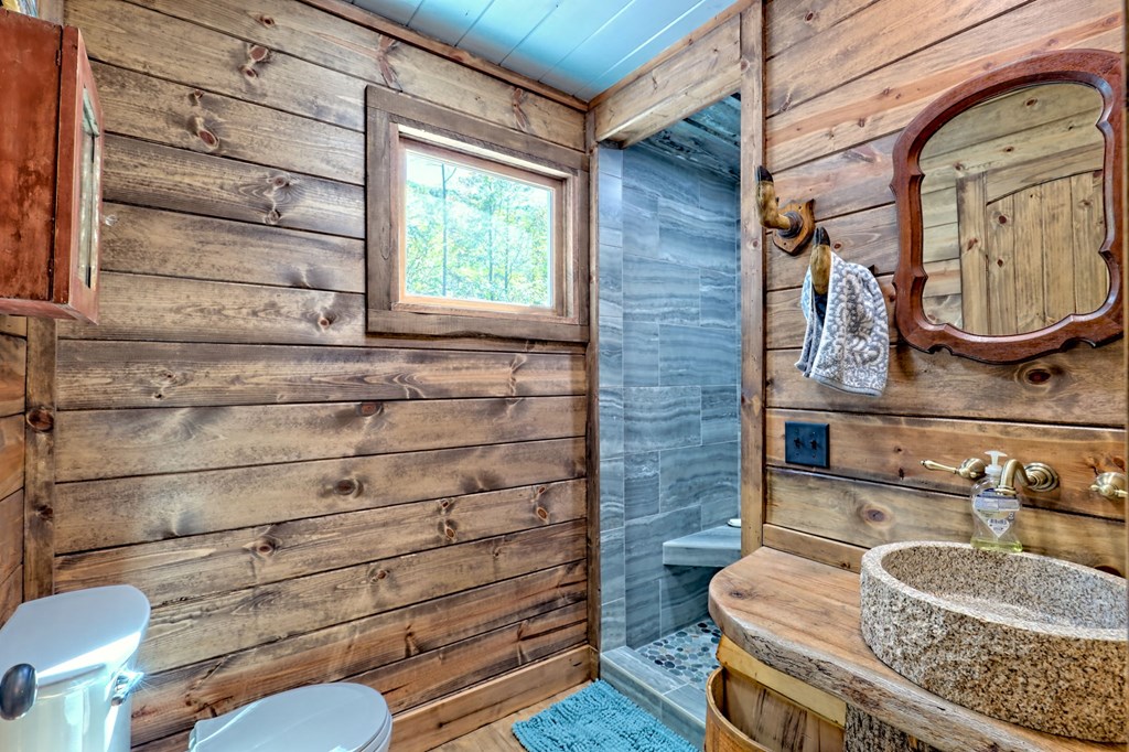 419588 Hayesville Residential
