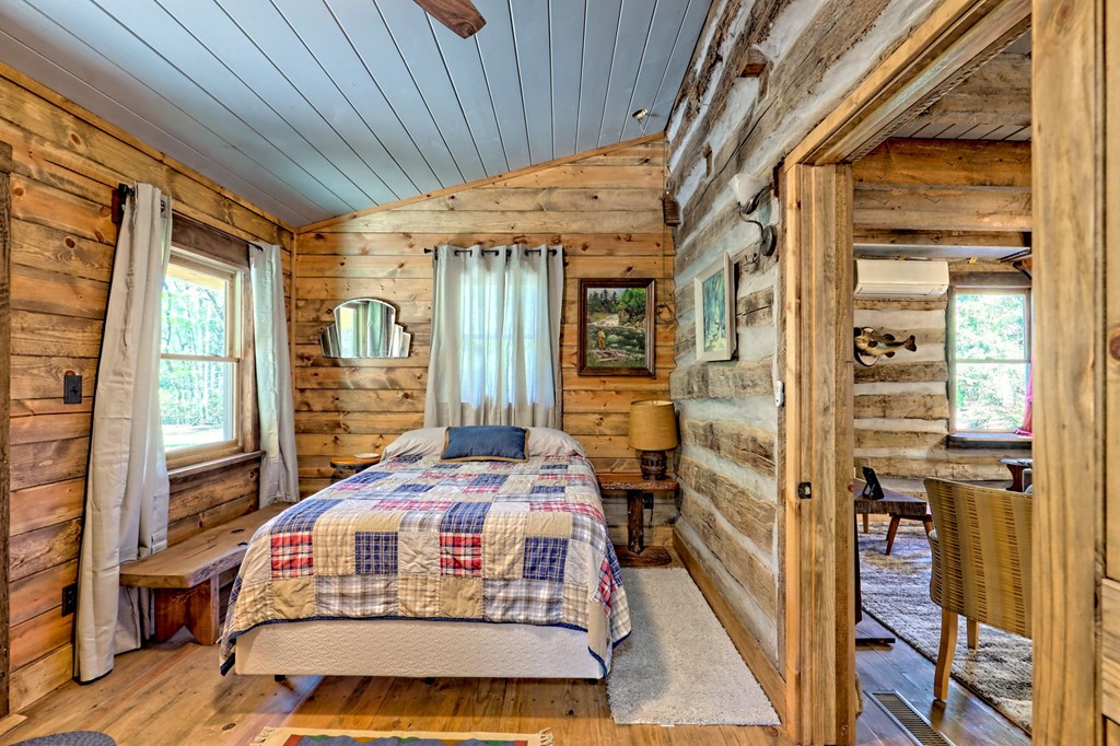 419588 Hayesville Residential