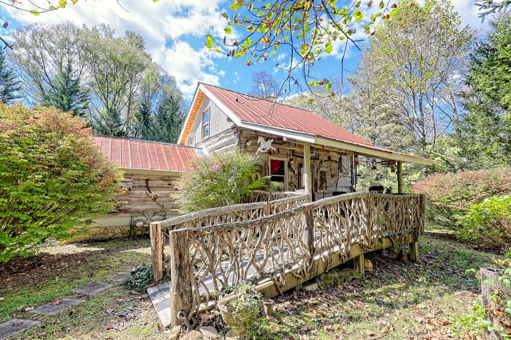 419588 Hayesville Residential