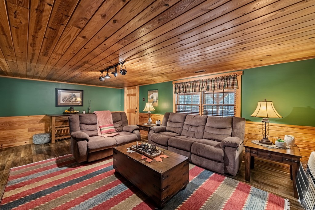 419590 Ellijay Residential