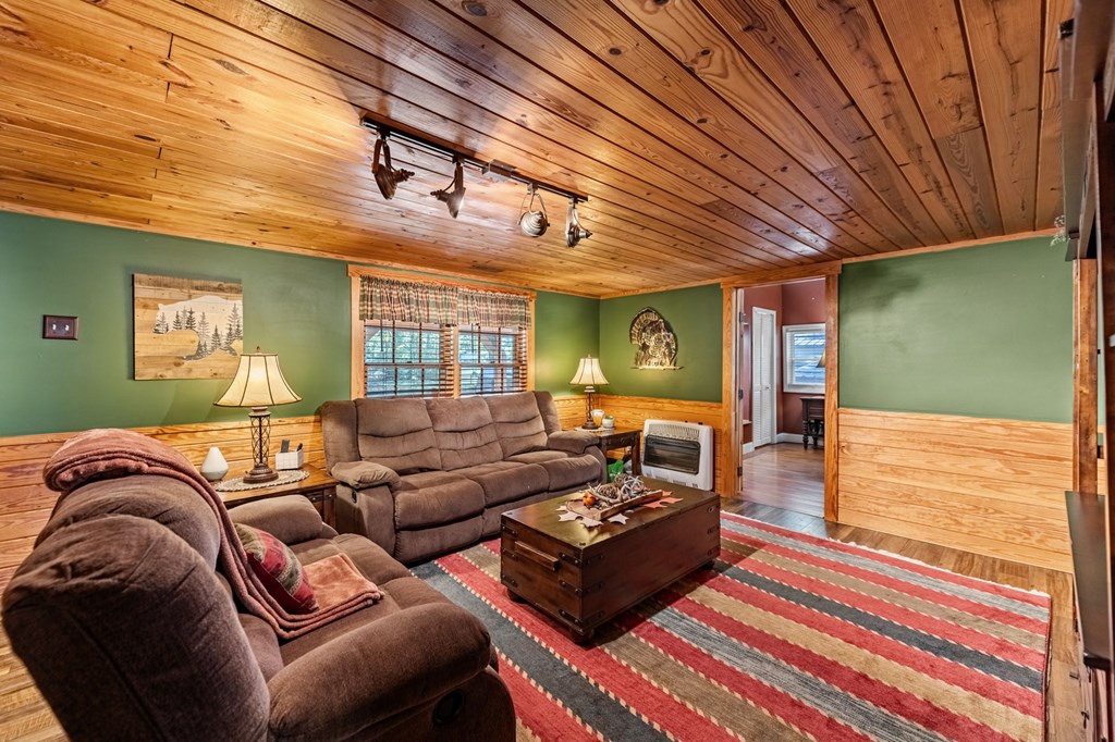 419590 Ellijay Residential
