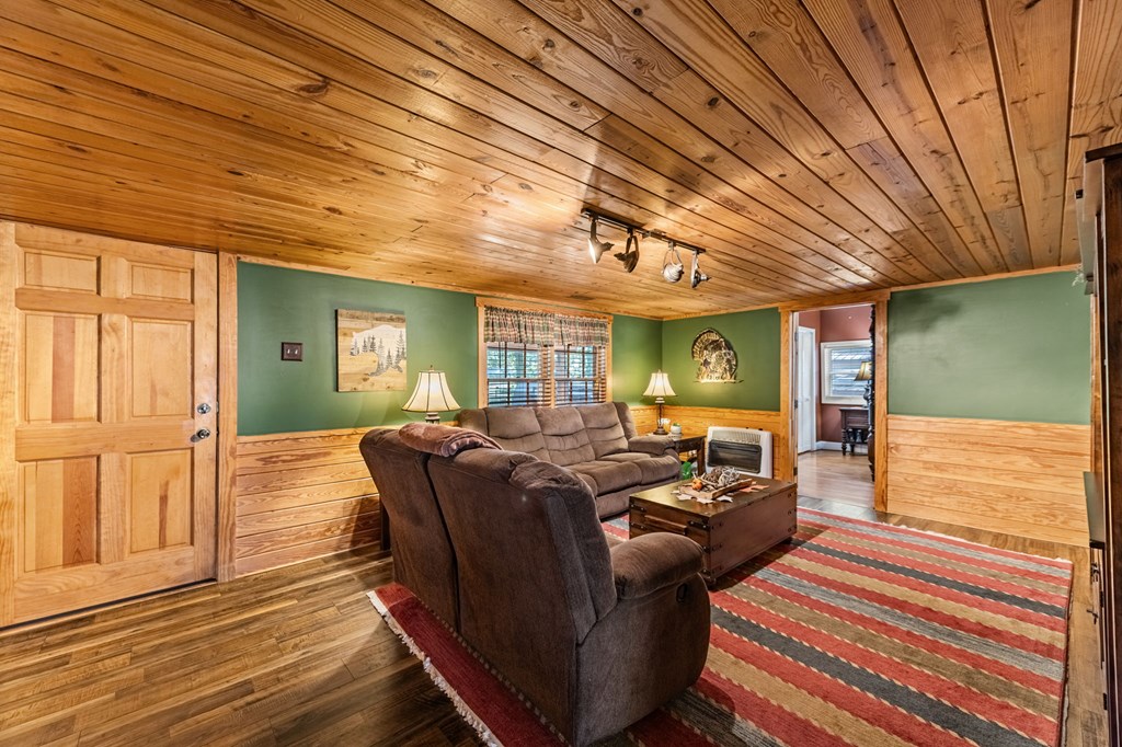 419590 Ellijay Residential