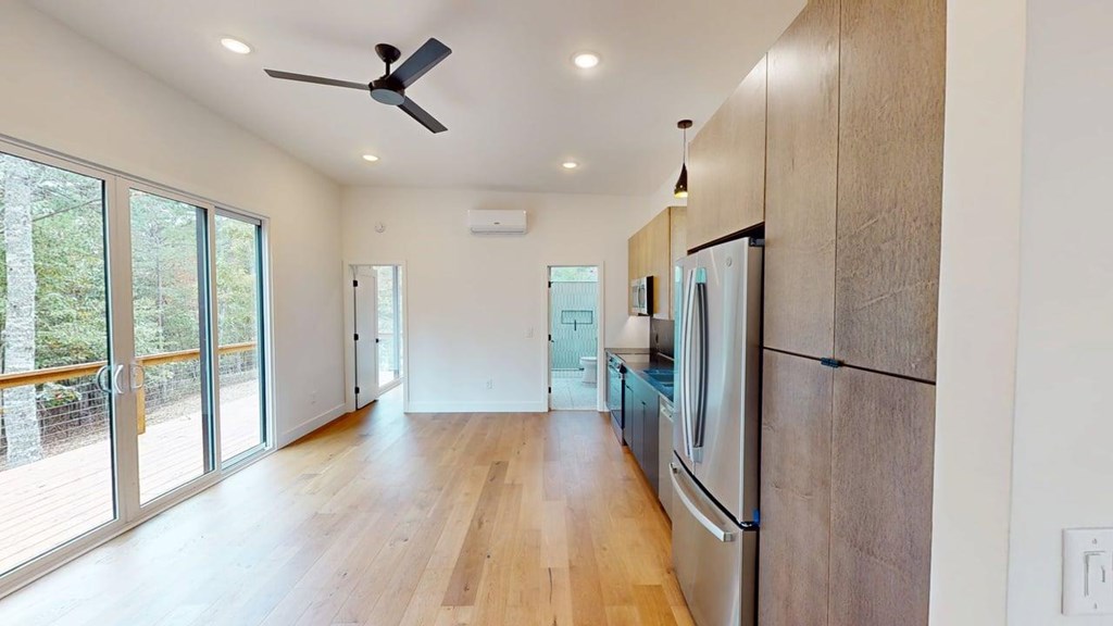 419608 Young Harris Residential