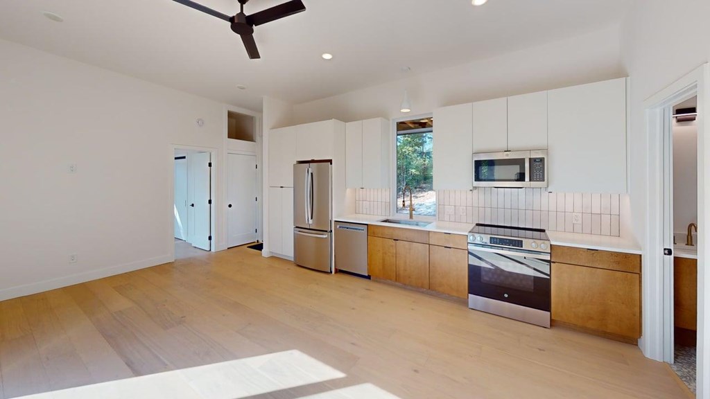 419609 Young Harris Residential