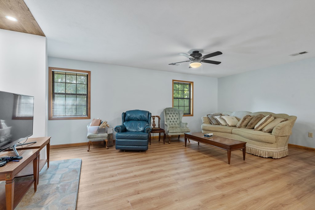 419656 Hiawassee Residential
