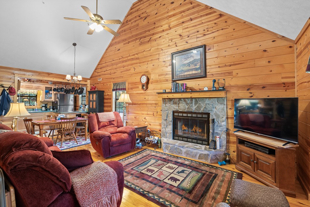 419667 Young Harris Residential