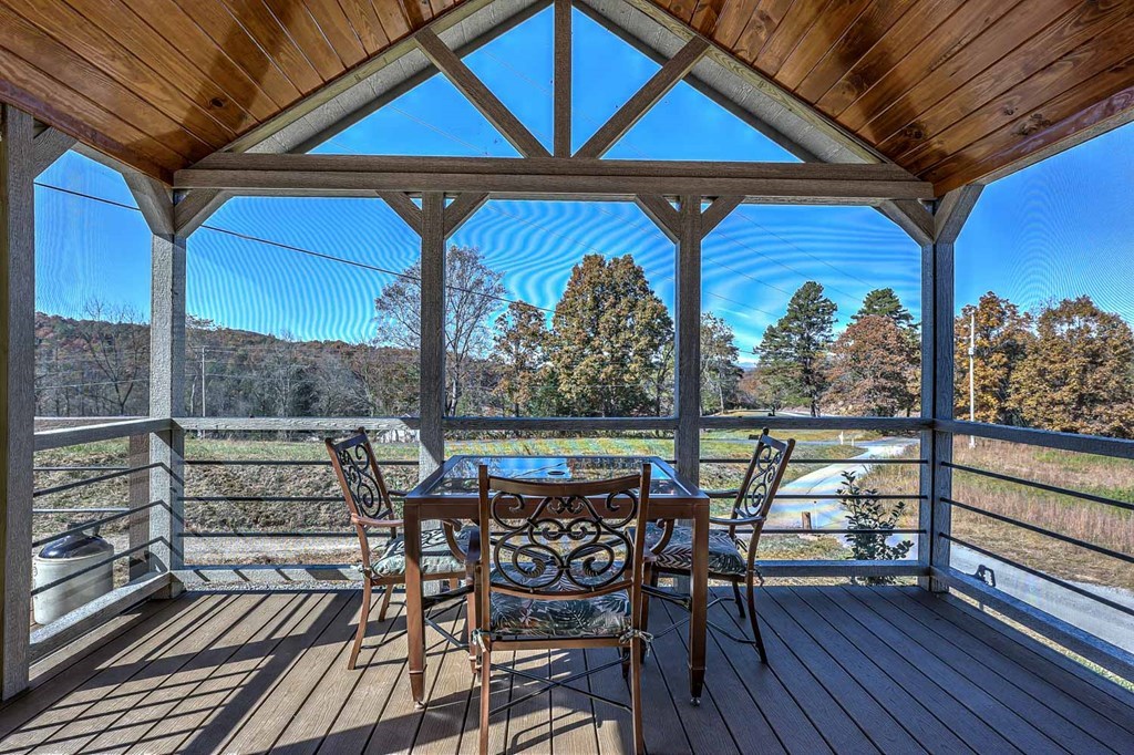 419698 Young Harris Residential