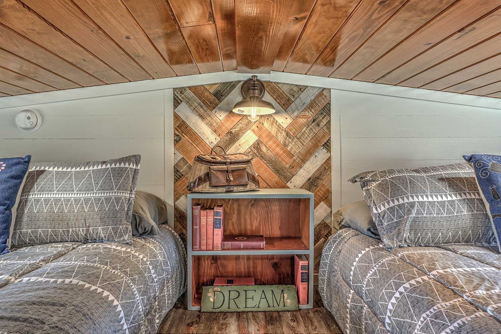 419698 Young Harris Residential