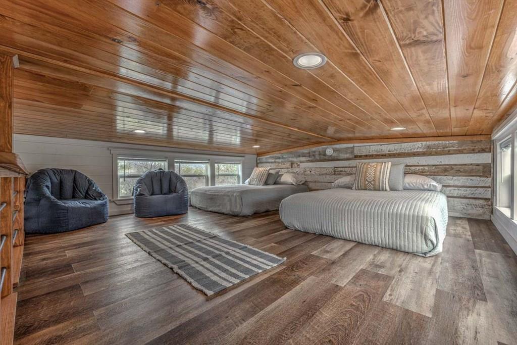 419698 Young Harris Residential