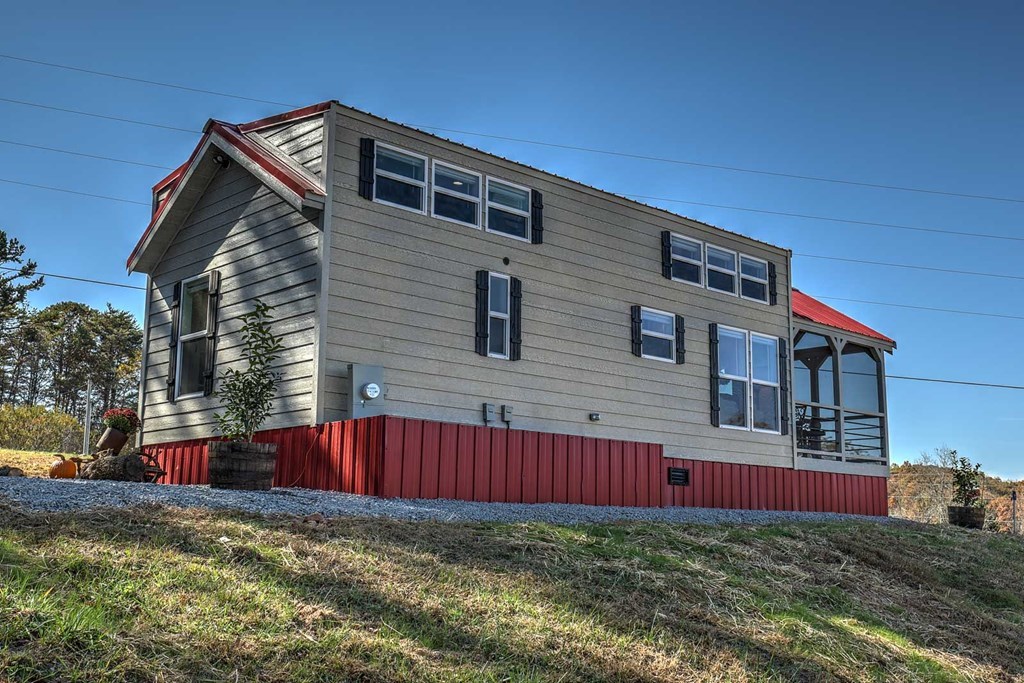 419698 Young Harris Residential