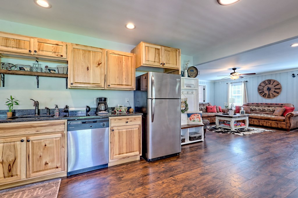 419738 Hiawassee Residential