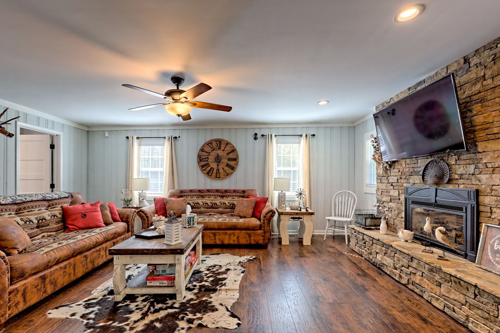 419738 Hiawassee Residential