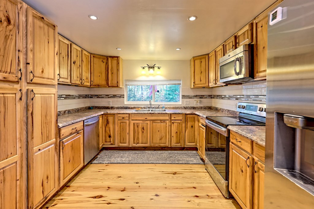 419749 Murphy Residential