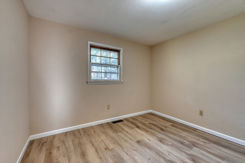 419761 Hayesville Residential